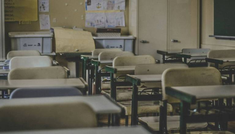 Dijak mariborski učiteljici zabrusil: »Ustrelite se!«, njen zapis zdaj odmeva 