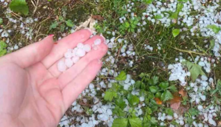 Neurje s točo že udarilo: ARSO prižgal alarm, nevarnost še ni mimo