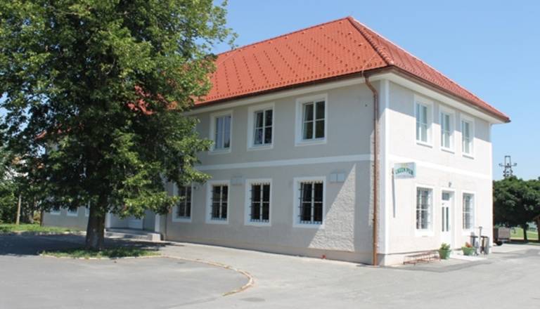 Gostinski lokal v Pomurju išče najemnika, toliko znaša najemnina