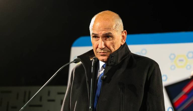 Tesna zmaga v parlamentu: Janša spet na čelu vlade