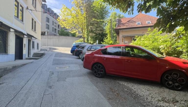 V Kranju nov parkirni režim: Na teh parkiriščih bo od junija parkiranje plačljivo