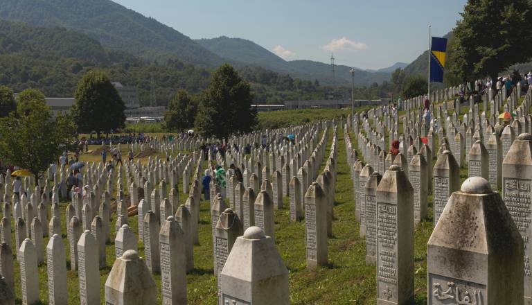 Poklonili se bodo Srebrenici. V Novem mestu predstava o več kot 8370 žrtvah genocida