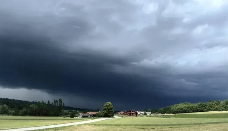 Osrednji Sloveniji grozijo močnejše nevihte s točo