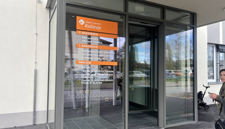 V ZD Kočevje ostali brez ortodontske ambulante, odpovedani so vsi termini in prvi pregledi. Kako naprej?