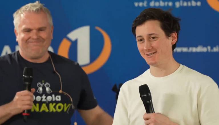 Cene Prevc iz domačih Železnikov krenil po Gorenjski. Vzdušje je bilo neverjetno