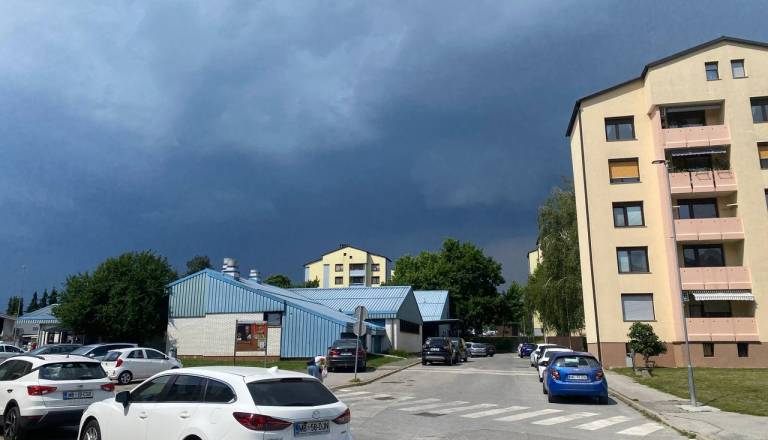 Vremenska slika se zaostruje: Danes možne tudi močnejše nevihte s točo
