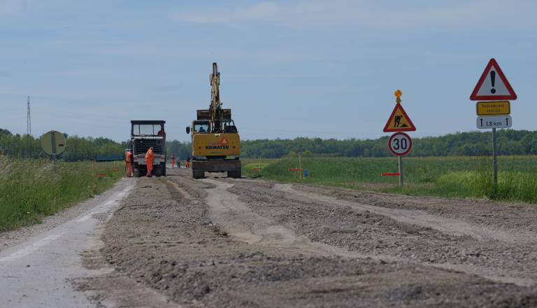 FOTO in VIDEO: »Polaničeva cesta« popolnoma zaprta, v teku skoraj 300 tisočakov vredna sanacija