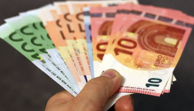 Prejela ponudbo za finančno pomoč, mislila je da gre za župana Damjana Anželja, ampak ...