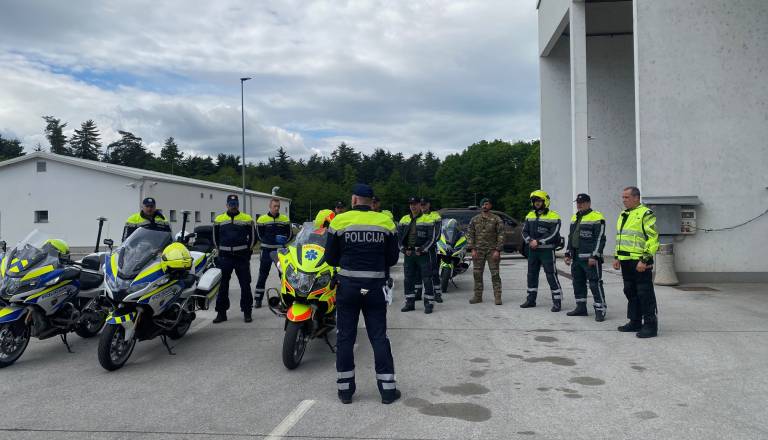 FOTO in VIDEO: Motoristi, pozor! Ceste skrivajo nevarnosti, ki jih mnogi podcenjujejo