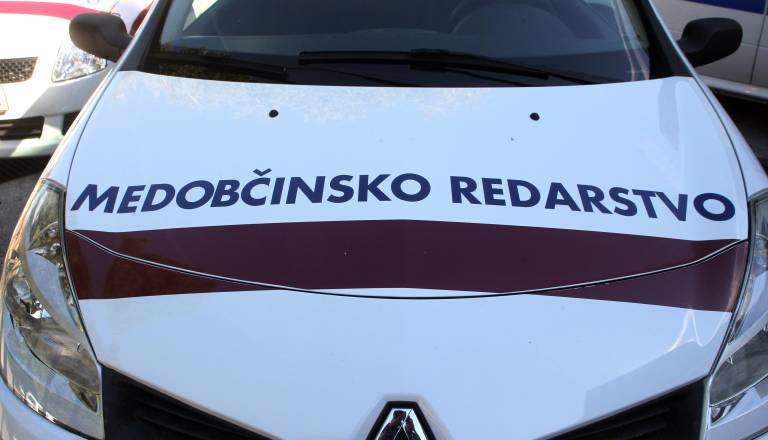 Prehitra vožnja v Podvincih razburja: Brez zemljišča ni nadzora, zdaj vsaj zvočne zavore