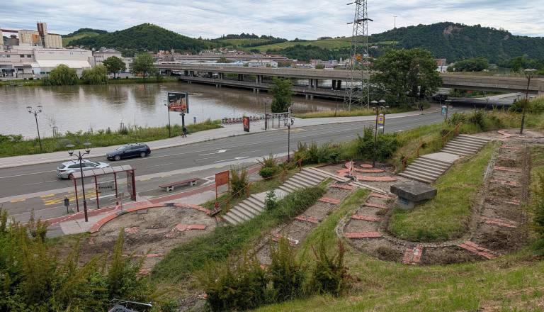 FOTO in VIDEO: Stopnišče na Greenwichu vendarle dočakalo prenovo, preverili smo, kako napredujejo dela