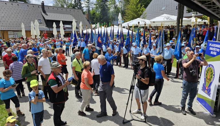 Na Arehu se je zbralo okrog 1200 planincev iz vse Slovenije