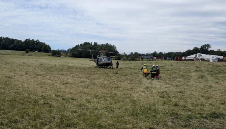 Pri Komendi se je poškodoval otrok, v UKC Ljubljana ga je prepeljal helikopter