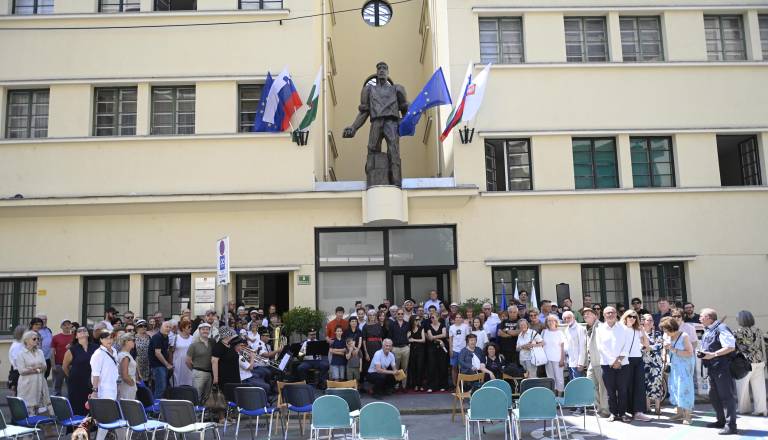 FOTO in VIDEO: Po skoraj 90 letih se je v središče Ljubljane vrnil Kraljev Sejalec