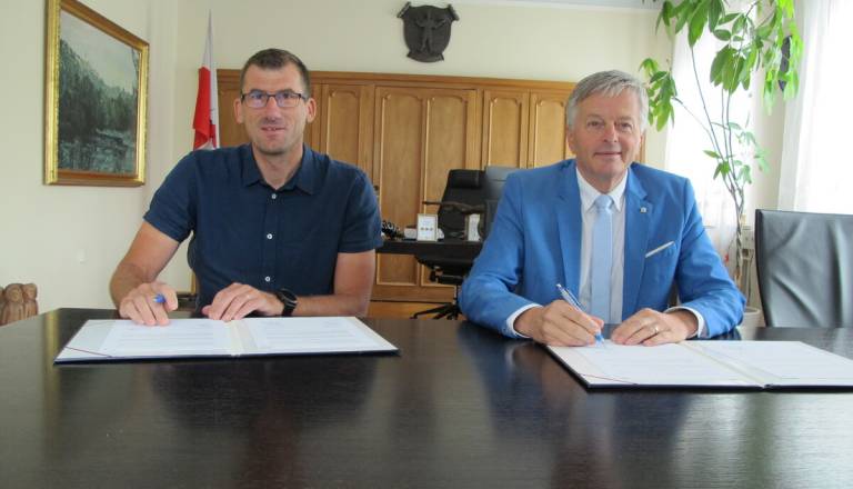 Občina Radovljica podpisala pogodbo za širitev šole Antona Janše