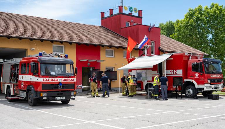 FOTO: V Pomurju usposabljali gasilski vrh Slovenije za velike nesreče