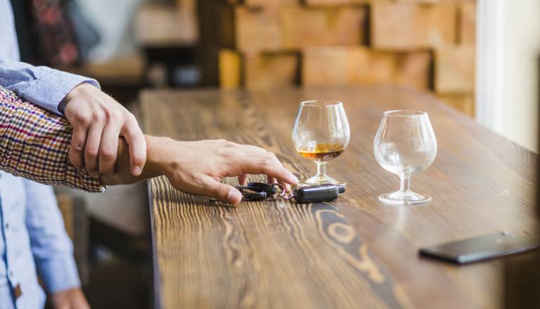 Vsaka deseta nesreča povezana z alkoholom, na cestah bo več nadzora