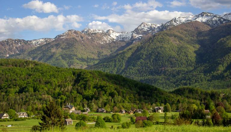 Slovenski rekord, ki preseneti: To je najmanj poseljeno naselje pri nas 