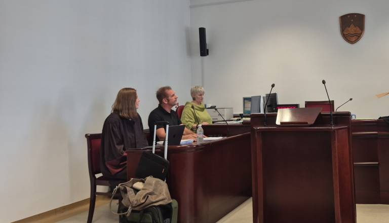 Robert Celec bo kazensko ovadil zapisničarko: »Zapletla sta se v lažeh in v brezno potegnila RIS Dvorec Rakičan«