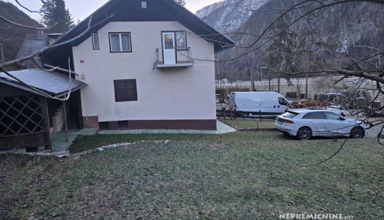 Stara 61 let, a naprodaj za 625.000 evrov: kaj se skriva za visoko ceno?