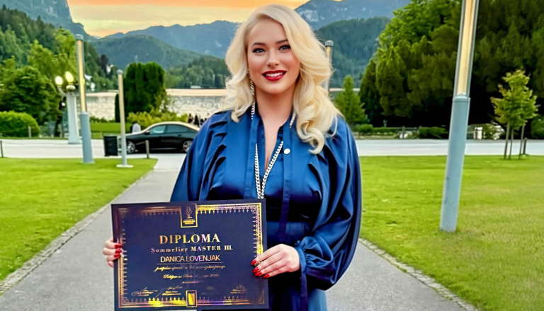 Znana Prekmurka zaključila zahtevno izobraževanje na Bledu