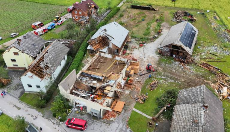 Ste med oškodovanci zadnjega katastrofalnega neurja? Preverite, kako lahko javite oceno škode