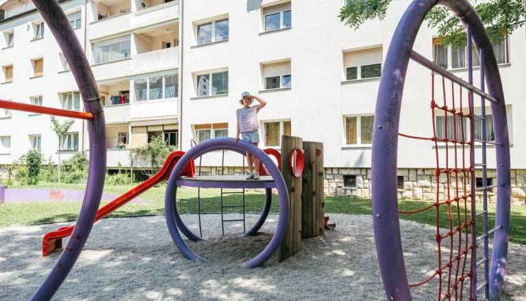Kje na Jesenicah se lahko igrajo otroci? Preverili smo vseh 19 javnih igrišč