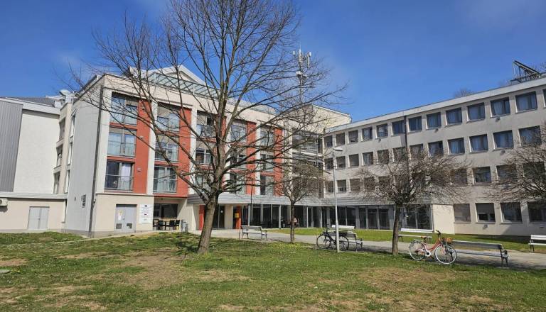 Henzel o stanju v Domu starejših Rakičan: Krivda je na Hoblaju, ne na svetu zavoda