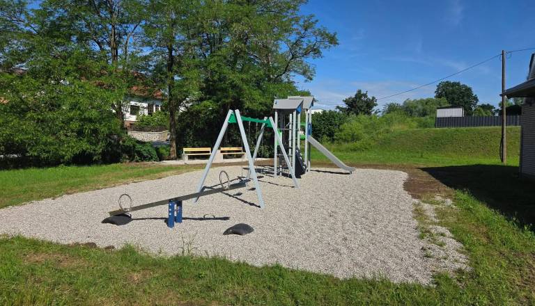 V naselju Bratje Reš nova igrala za najmlajše
