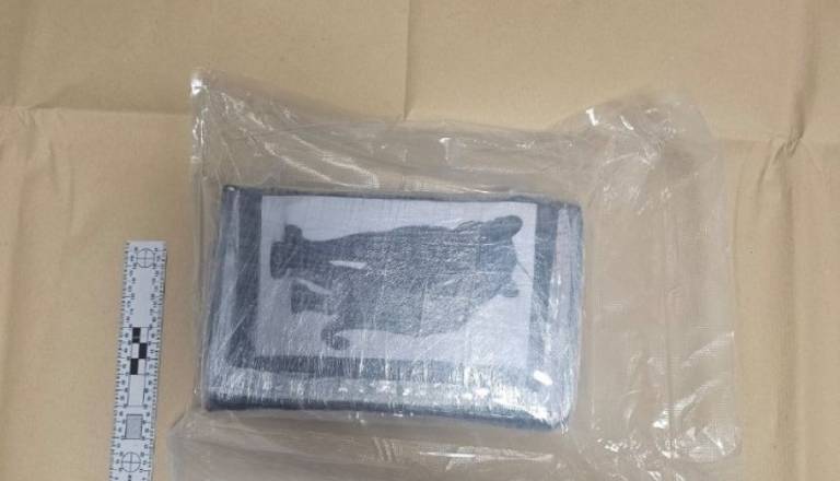 Mariborski policisti pri 25-letnemu tujemu vozniku našli kilogram kokaina