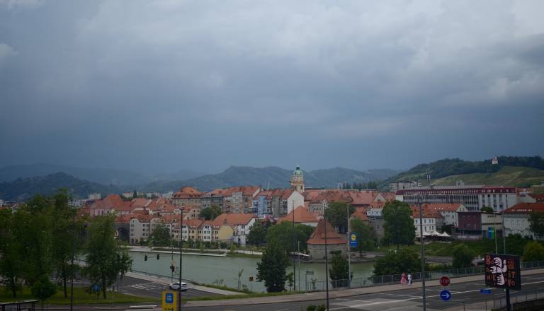 Gasilci posredovali zaradi podrtega drevja in poplavljenih objektov