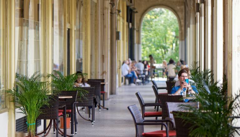 Več kot 10 tisoč delavcev manjka v turizmu: Gostinci pred najtežjo poletno sezono do zdaj