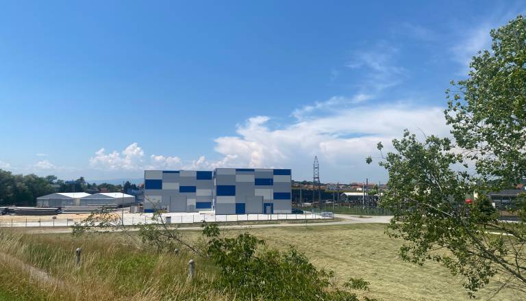 Okrnjena veduta Ptuja? Svetnica opozarja na poseg v podobo mesta, občina odgovarja