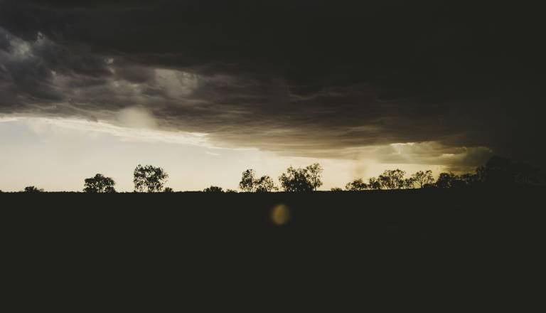 Nevihte še niso mimo: Za Pomurje izdano vijolično opozorilo