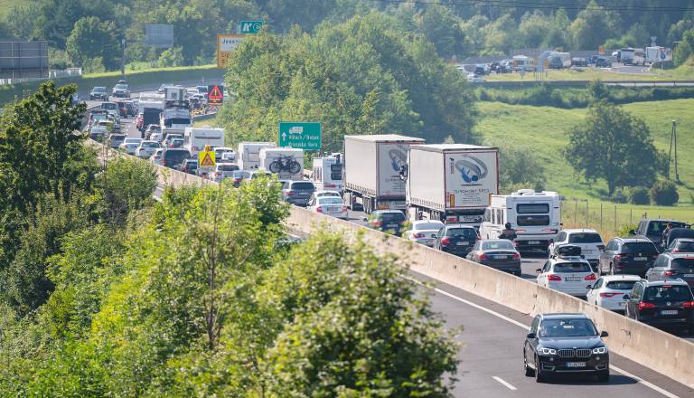 Prometni kaos na vzhodu države: Za Pomurce brez dodatnih ukrepov, to potnikom odgovarja ministrstvo