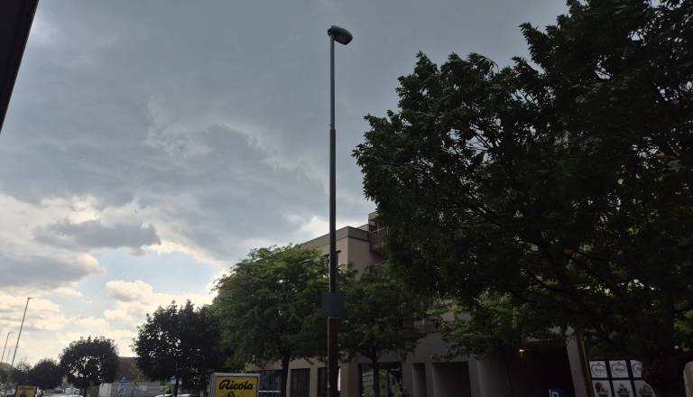FOTO in VIDEO: Huda ura nad Pomurjem, gori vijolični alarm zaradi velike verjetnosti toče