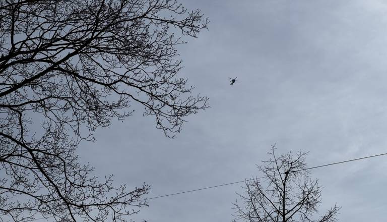 Čelno trčila avtomobil in moped, mladoletnika odpeljal helikopter