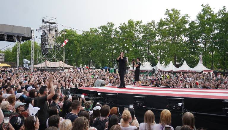 Petnajst mesecev priprav in ure groze: organizator Karnevala razkril, kako blizu odpovedi je bil koncert Joker Out