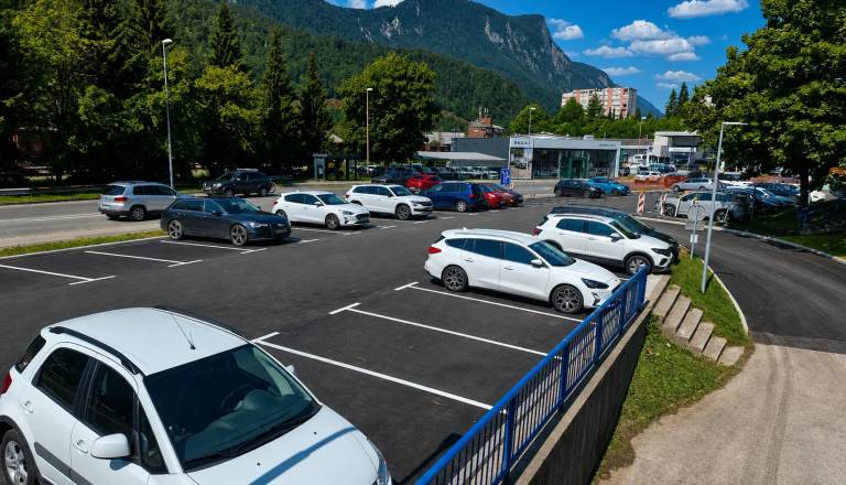 Bolj urejene Jesenice: Mesto dobilo lepše in funkcionalnejše območje pri Integralu