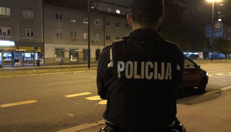 Hrvatici osumljeni velike tatvine v Mariboru, policisti ju pridržali