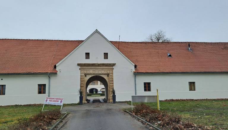 Soboška občina uspela s pritožbo v stečaju Dvorca Rakičan, splošnega najema premičnin ne bo