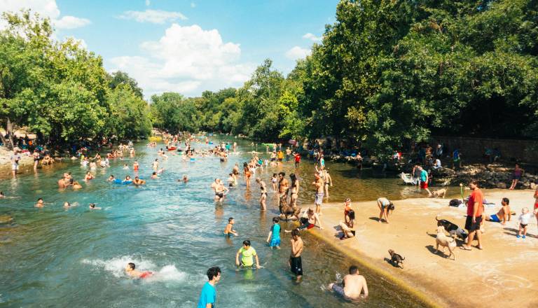 Temperature vse višje, vremenoslovci razglasil rdeče opozorilo