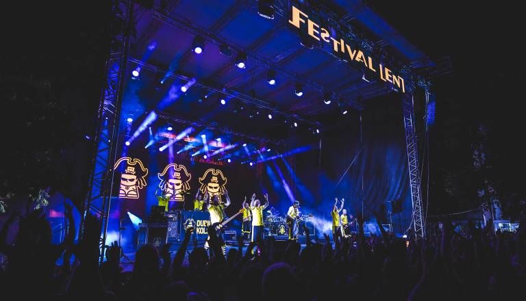 FOTO in VIDEO: Legendarna Dubioza Kolektiv navdušila na Festivalu Lent