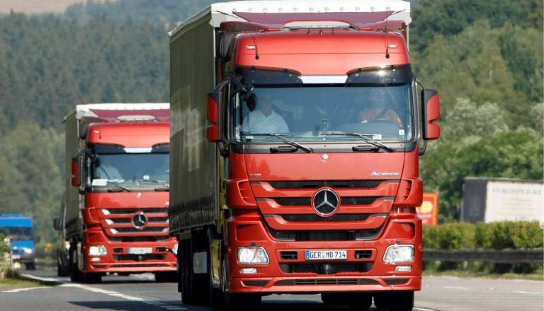 Poletna sezona prinaša omejitve za tovornjake in več gneče na cestah