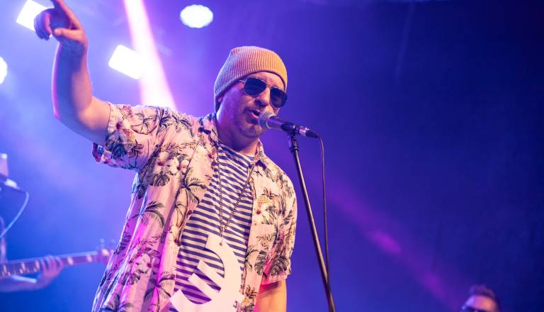 FOTO in VIDEO: Smaal Tokk z ironijo in humorjem zaključili četrti festivalski dan
