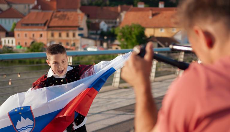 Osemletni Ptujčan predstavil prvi narodnozabavni pesmi in videospota