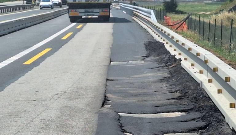 Na dolenjski avtocesti nujna sanacija vozišča, pričakujte zastoje