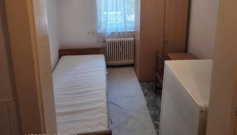 Bi odšteli 57.000 evrov za devet kvadratnih metrov? Takšna je ponudba na ljubljanskem nepremičninskem trgu