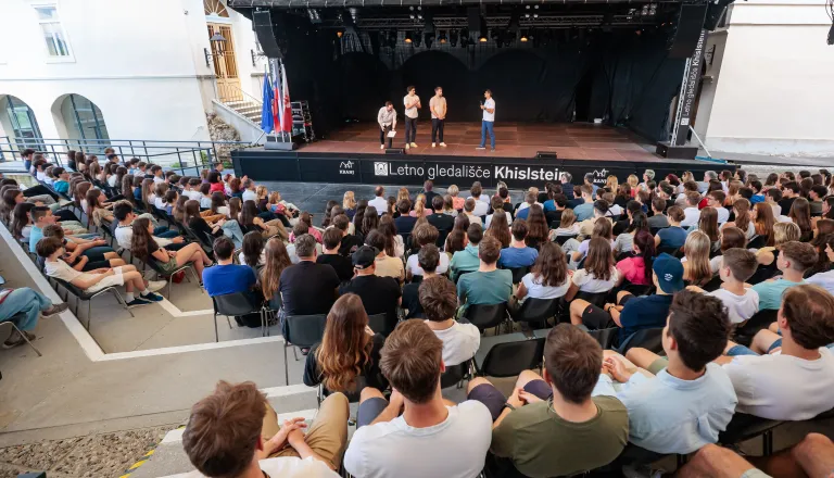 FOTO: Kranj nagradil kar 468 odličnjakov in prebojnikov