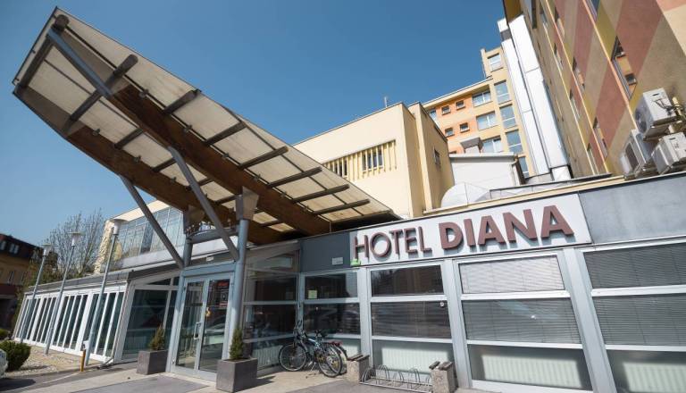 Hotel Diana: Razkrivamo, zakaj bo moral dom plačati vsaj 35.000 evrov in zakaj bi lahko še bistveno več